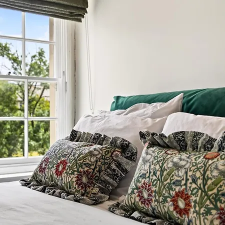 Beautiful 2 Bedroom In Apartment