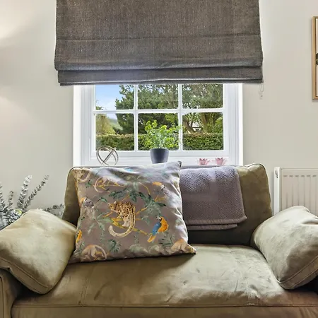 Apartment Beautiful 2 Bedroom In *